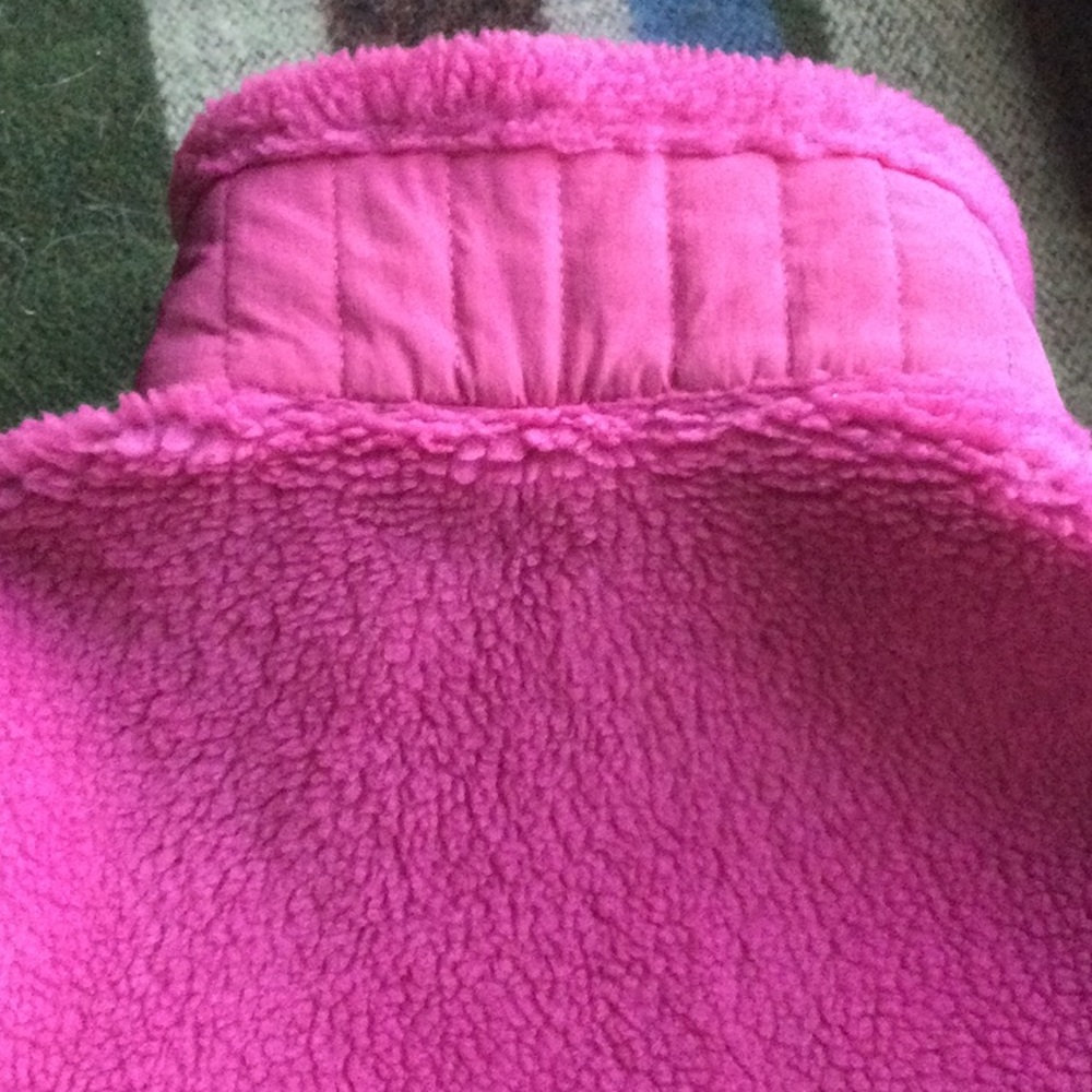 Patagonia Women’s Pink Sherpa Fleece Vest - Picture 5 of 5